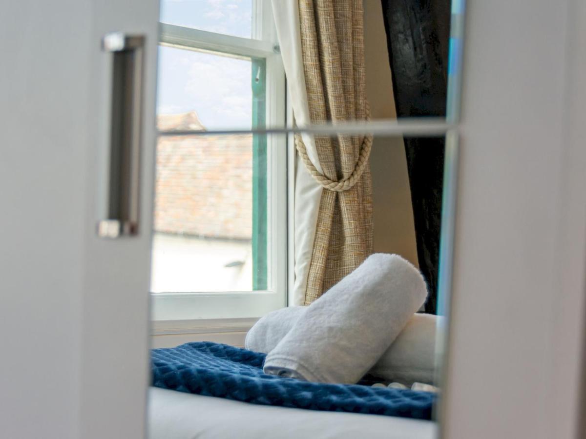 Pass The Keys Renovated Apartment In The Centre Of Canterbury Exterior foto